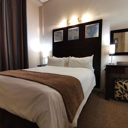 Mapungubwe Hotel Apartments Marshalltown Johannesburg Rum bild